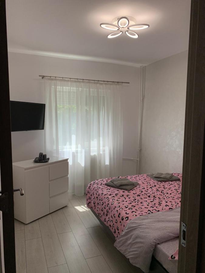 Apartament Regim Hotelier オラデア エクステリア 写真